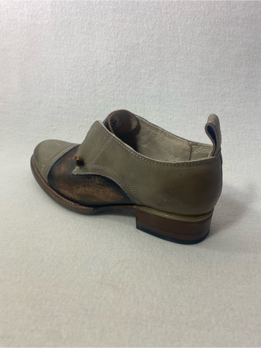 Freebird Mabel Women’s Gray/Brown Distressed Leather Slip on Oxfords Size 6